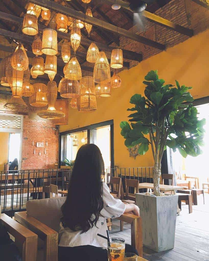 Địa chỉ và bố trí của những quán cafe đẹp ở phố Huế là gì?