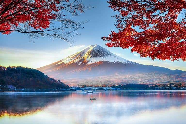 Nhật Bản là điểm đến du lịch lý tưởng với nhiều địa điểm đẹp nổi tiếng. Từ Tokyo sôi động tới Kyoto cổ kính, bạn sẽ tìm thấy một dấu ấn đặc biệt cho riêng mình. Hãy xem hình ảnh liên quan để lên kế hoạch cho chuyến du lịch Nhật Bản của mình.