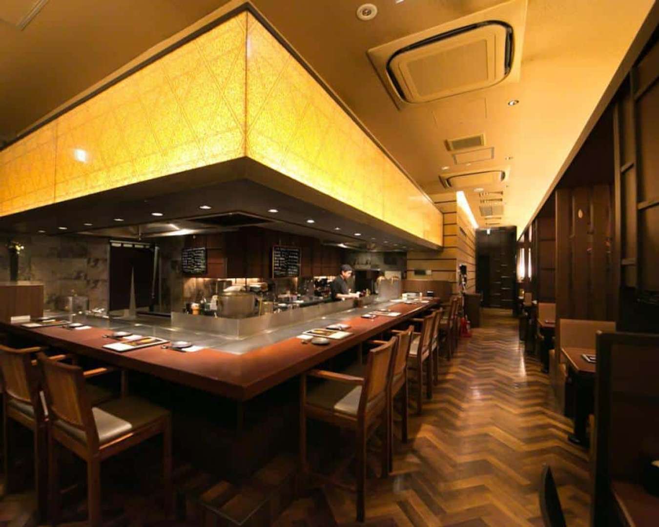 Kamigata Midou Teppanyaki Restaurant - nhà hàng nổi tiếng ở Tokyo