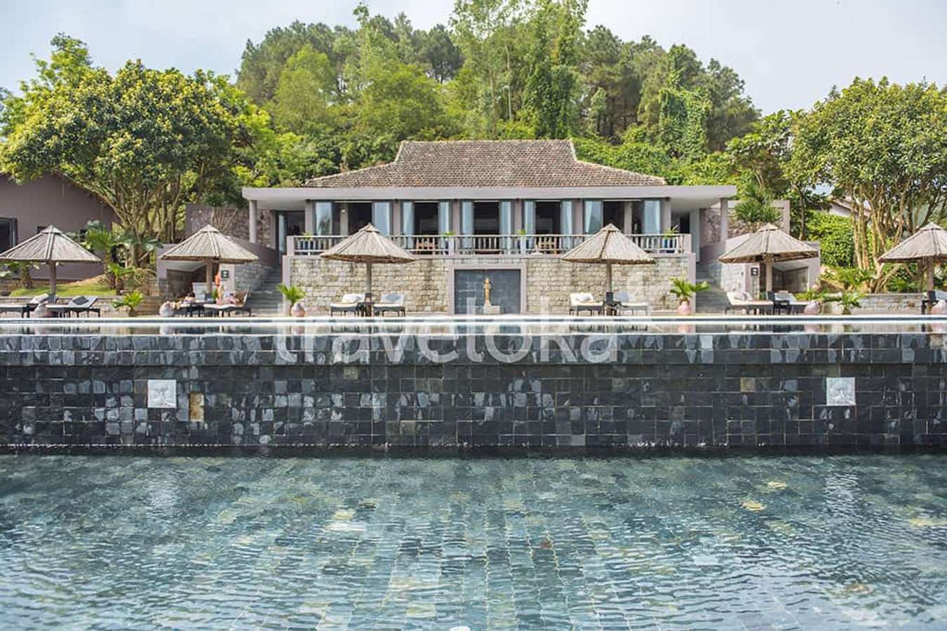 Vedana Lagoon Resort & Spa-bungalow trên nước-villa-phòng lưu trú-hồ bơi-nhà hàng