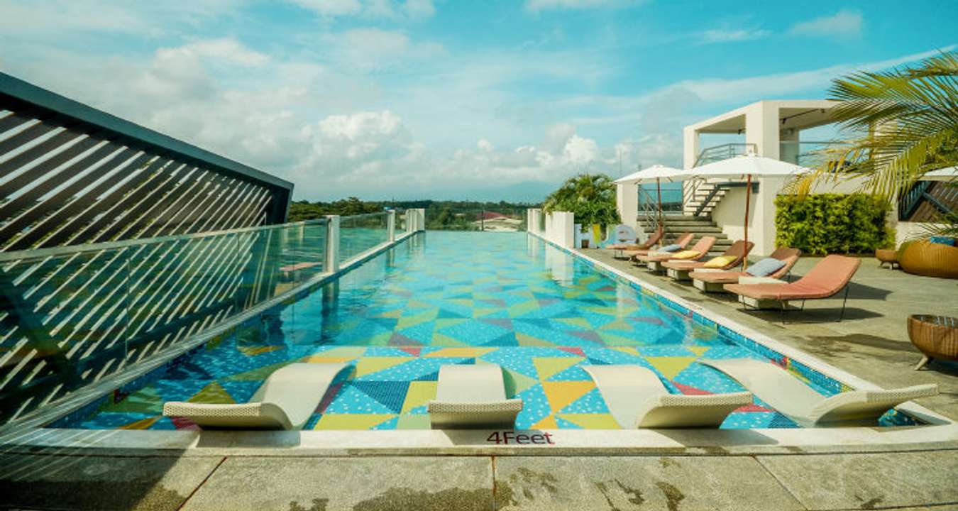 Hue Hotel pool