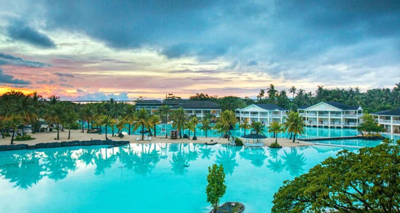 Plantation Bay and Resort Spa pool