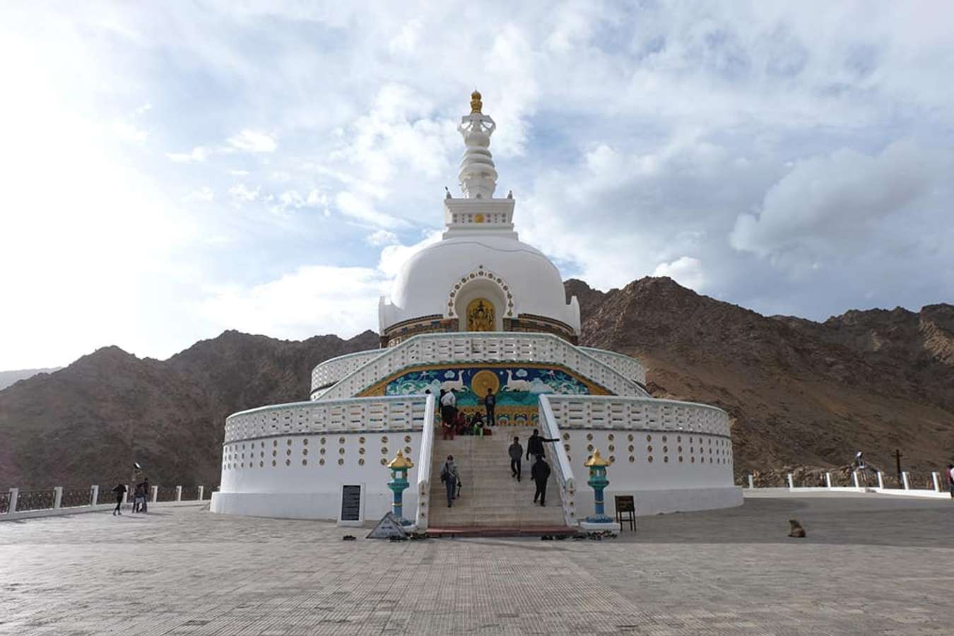 Kinh nghiệm du lịch Ấn Độ - Shanti Stupa