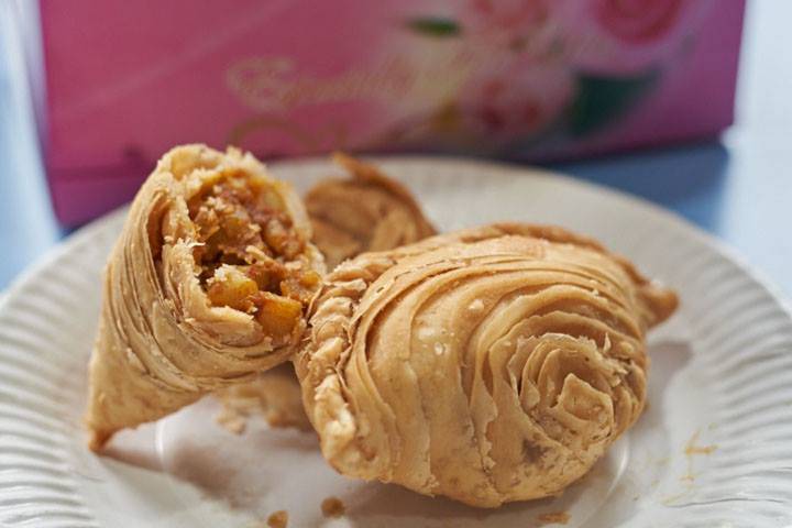 J2 Famous Crispy Curry Puff