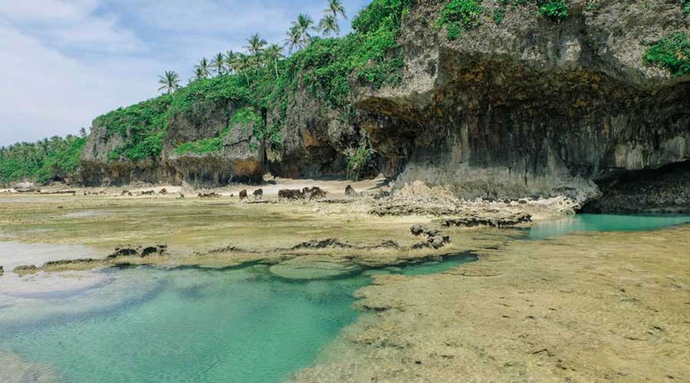 Locso-on Cave facade