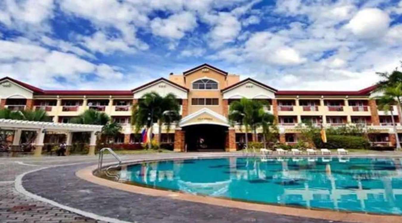 Subic Holiday Villas