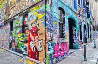 Hosier Lane: Pusat Street Art di Melbourne yang Penuh Warna, Michelle Sonya