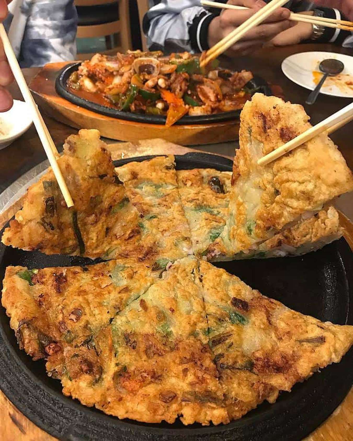Bánh xèo hải sản - món ngon Hàn Quốc