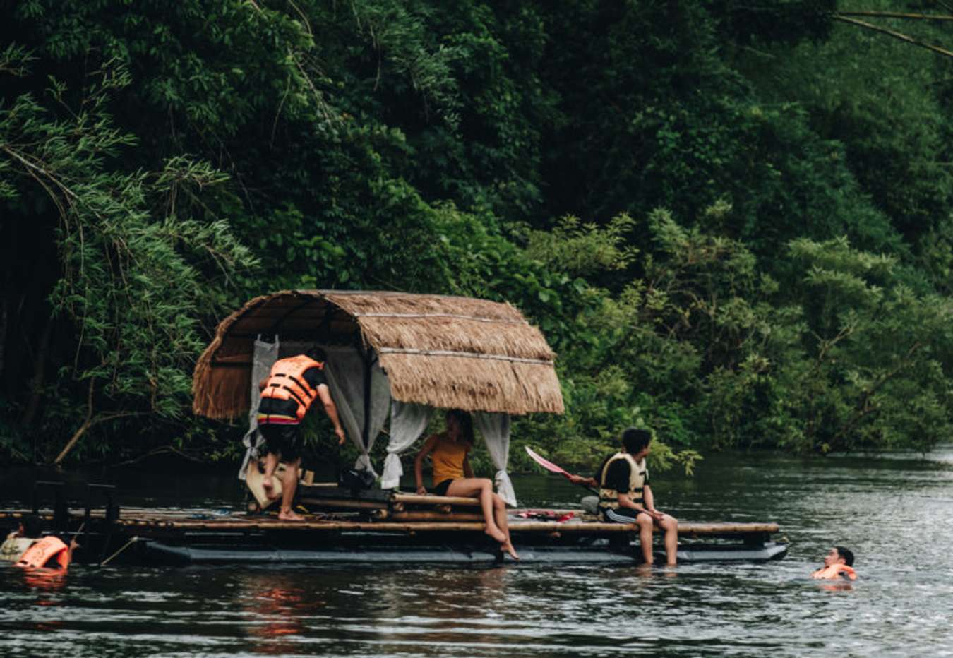ที่พักแพริมแม่น้ำ กาญจนบุรี - สถานที่เที่ยวในกาญจนบุรี