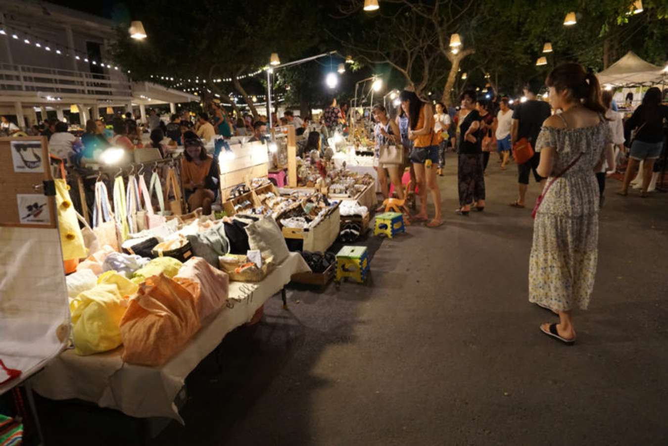 ตลาดซิเคด้า (Cicada Market) - สถานที่เที่ยวหัวหินกลางคืน