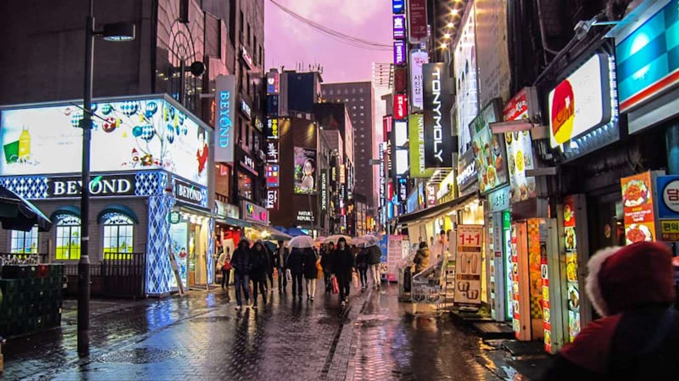 Myeongdong - địa điểm du lịch Hàn Quốc