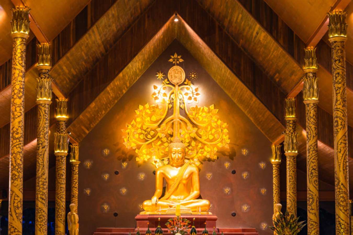 วัดสิรินธรวรารามภูพร้าว (วัดเรืองแสง) - สถานที่เที่ยวในอุบล