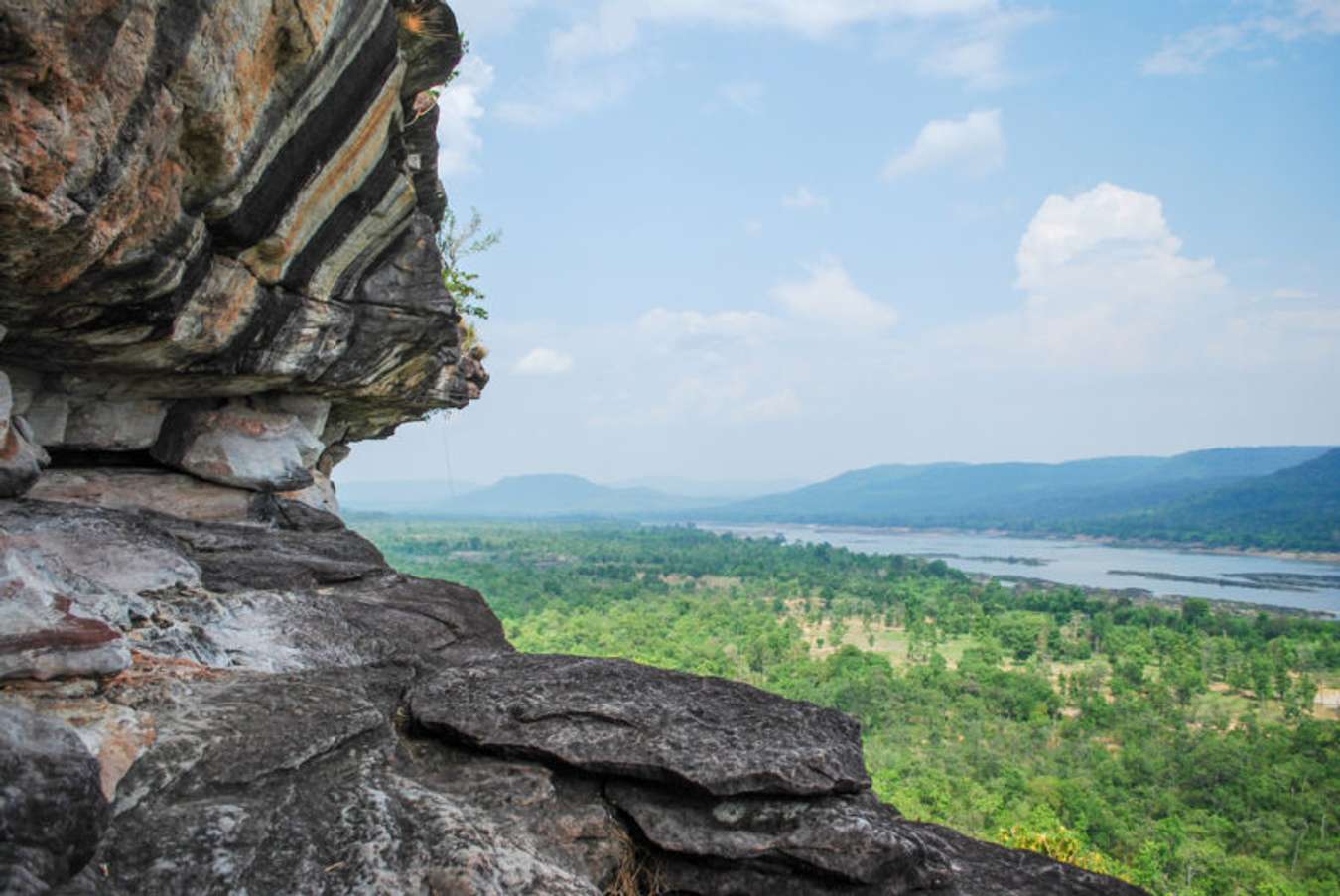 อุทยานแห่งชาติผาแต้ม - สถานที่เที่ยวในอุบล