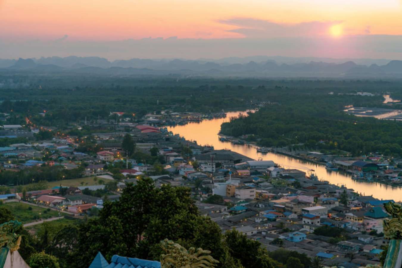 จุดชมวิวเขามัทรี - สถานที่เที่ยวชุมพร