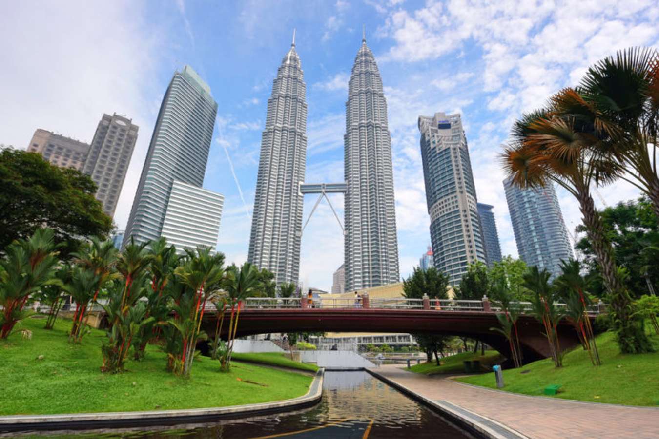 ทัวร์ตึกแฝดปิโตรนาส (Petronas Twin Towers) - มาเลเซีย