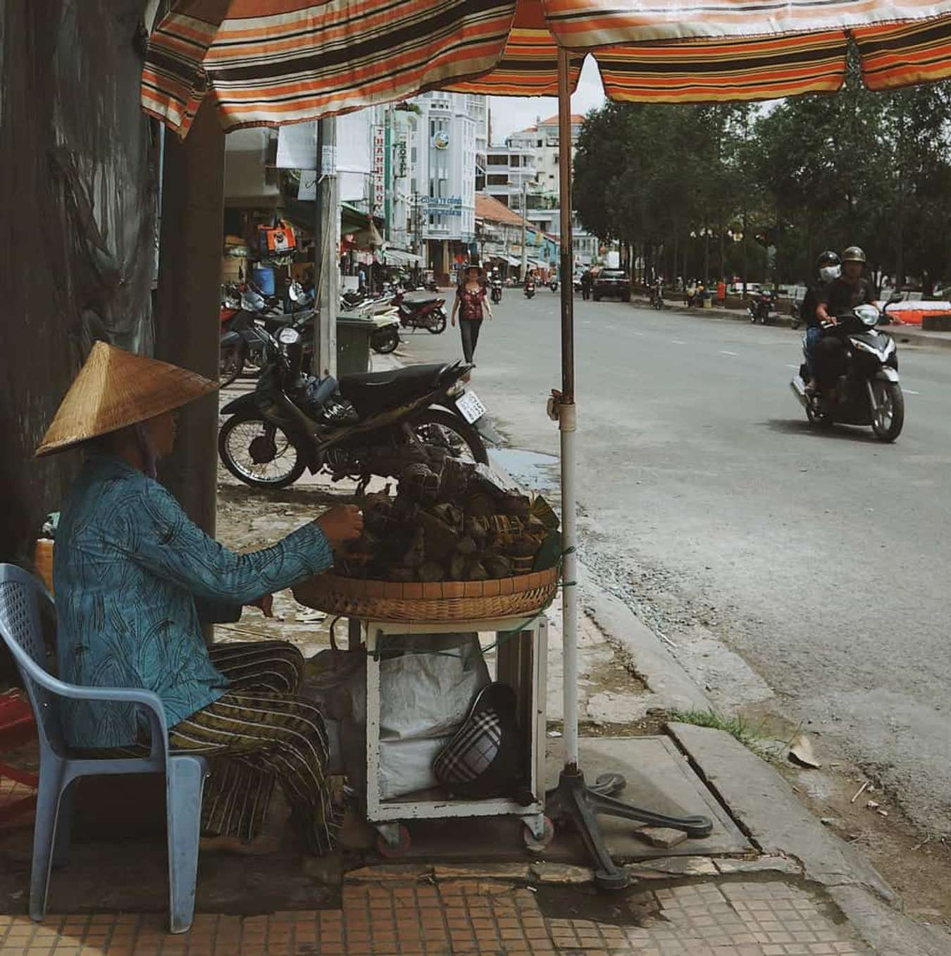 bánh tét lá cẩm-bình thủy-cần thơ