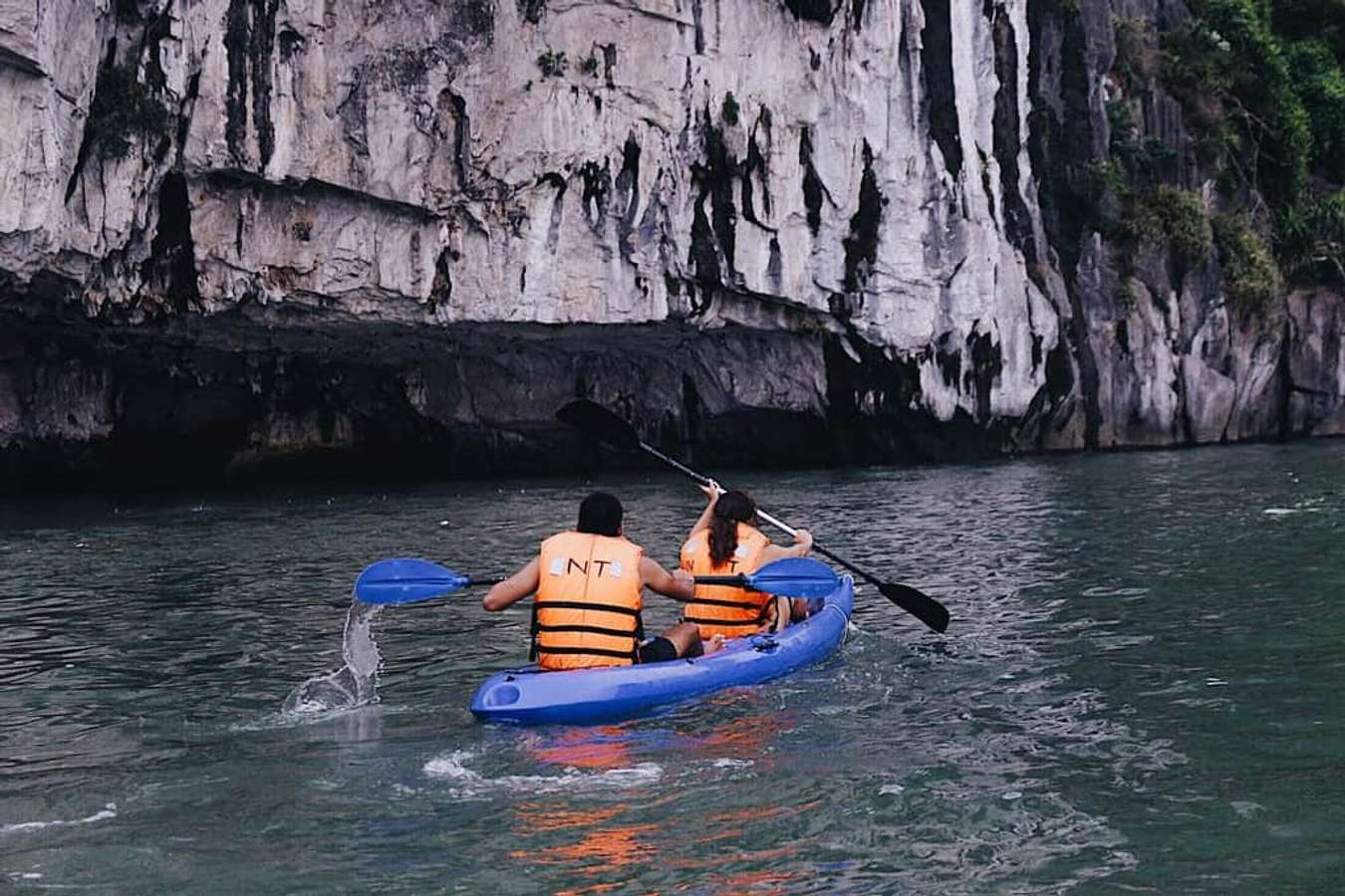 Trải nghiệm 3 ngày 2 đêm khám phá Vịnh Hạ Long trên du thuyền