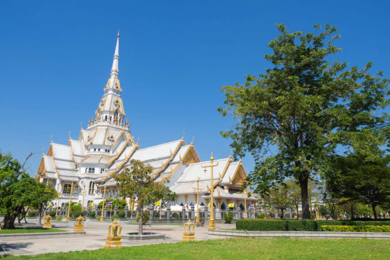 วัดโสธรวรารามวรวิหาร - ที่เที่ยวในฉะเชิงเทรา