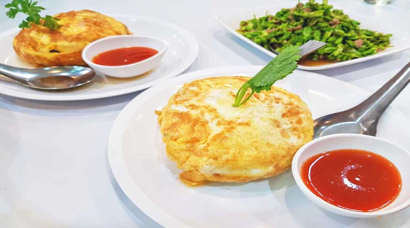 Krua Apsorn Rice Crab Omelet