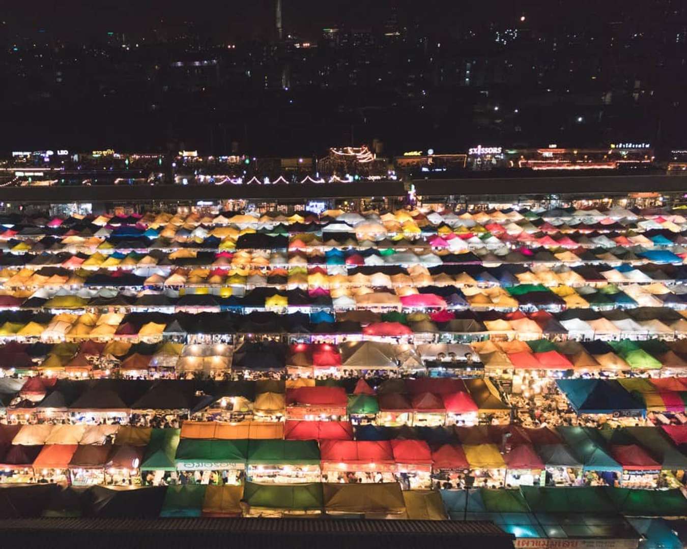 chơi đêm ở Bangkok-Rot Fai