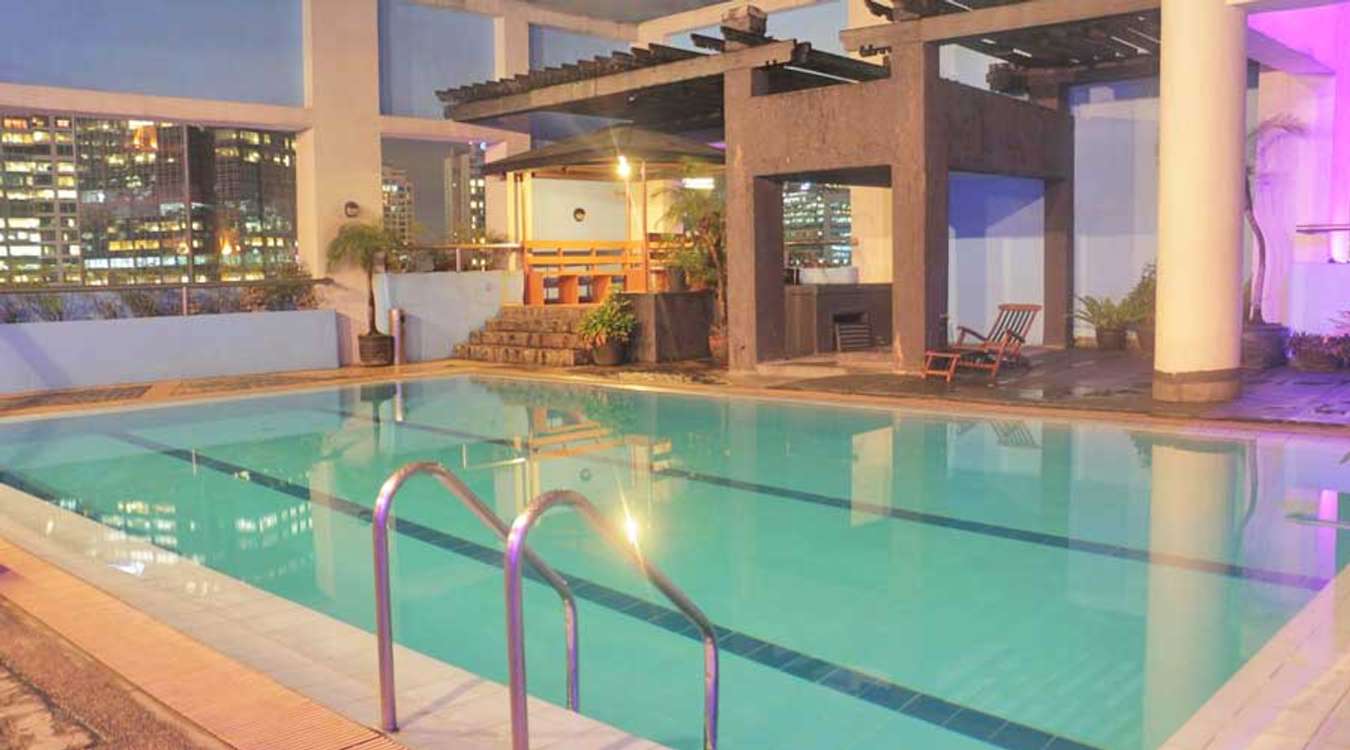 Prince Plaza II Hotel Pool