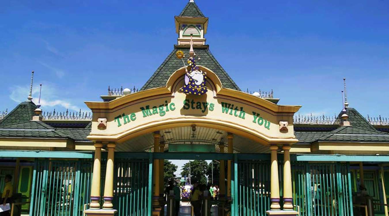 Enchanted Kingdom entrance