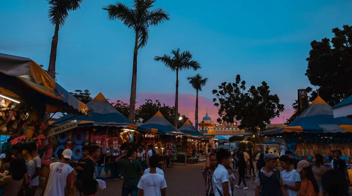 Skill game booths at the Enchanted Kingdom