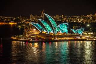 Explore the Sydney Opera House Australia with @pergidulu, Nida Amalia