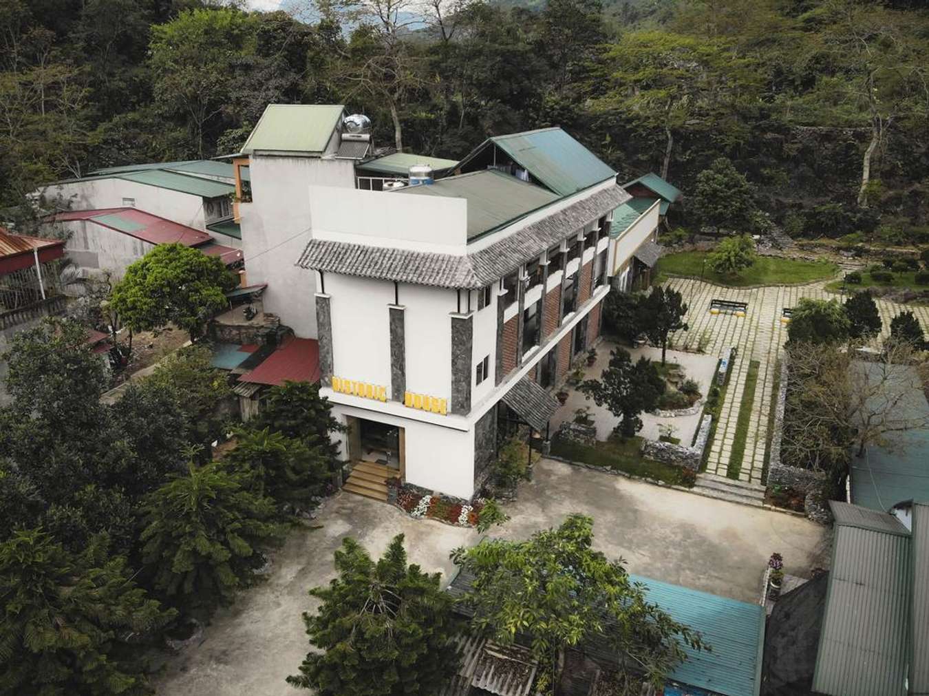 Khách sạn view đẹp ở Sapa - Ha Giang Historic Hotel