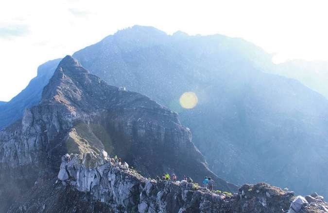 Gunung Raung Jalur Pendakian Bagi Penantang Adrenalin