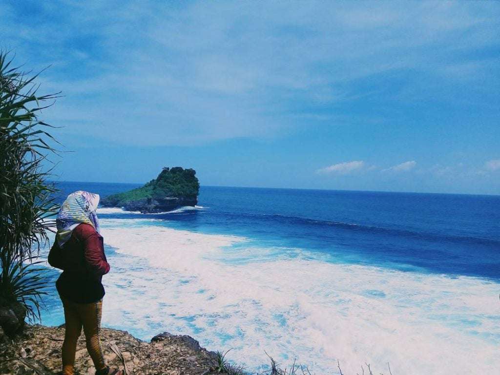 17 Pantai Di Malang Yang Memiliki Panorama Unik