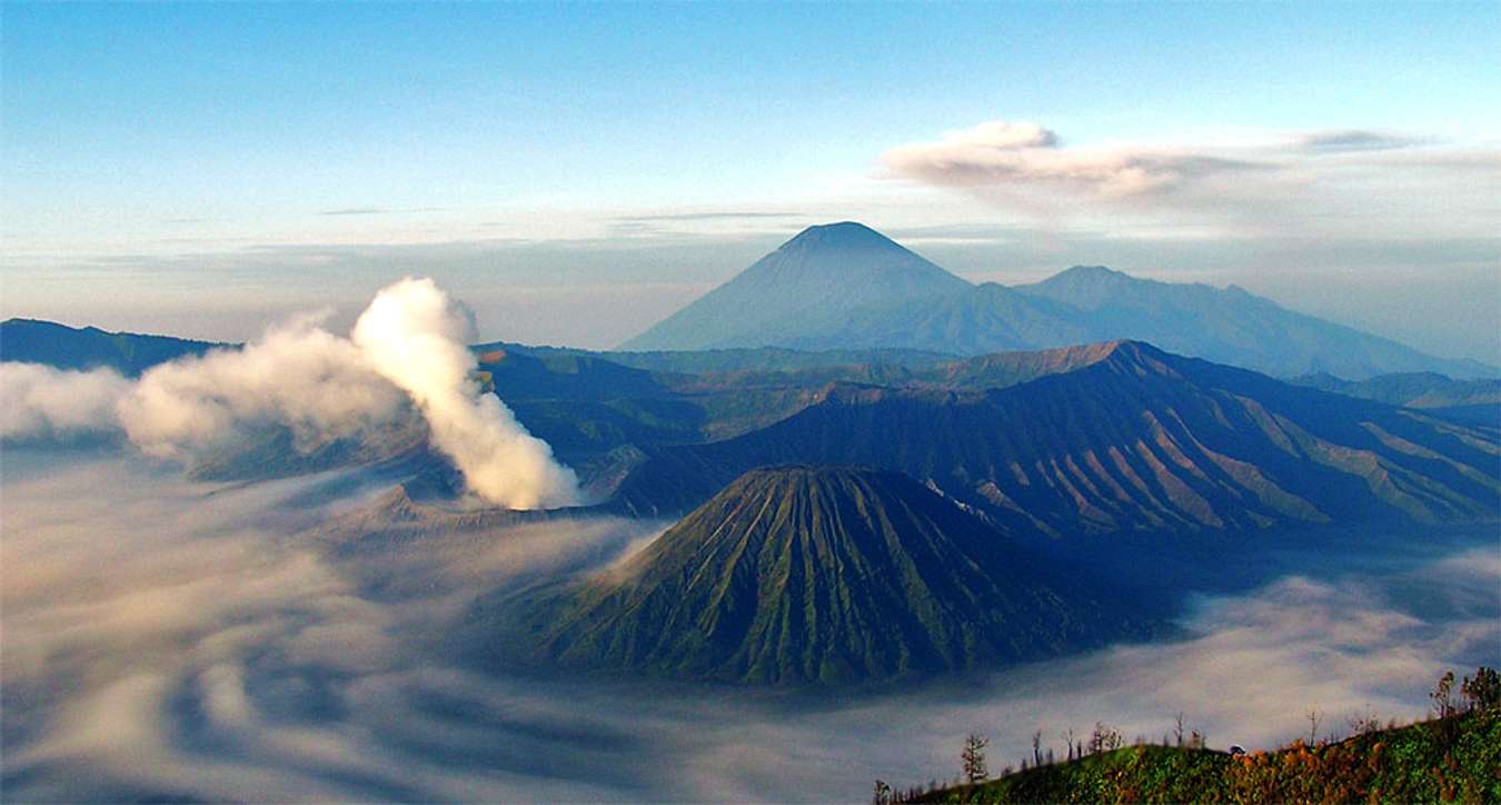 Menjelajahi Keindahan Alam Indonesia Sang Cenderawasih