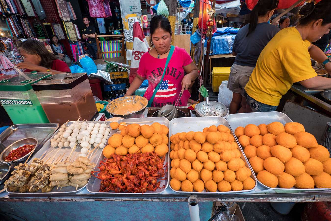 Negara dengan street food terkenal,  Quiapo Market, Filipina