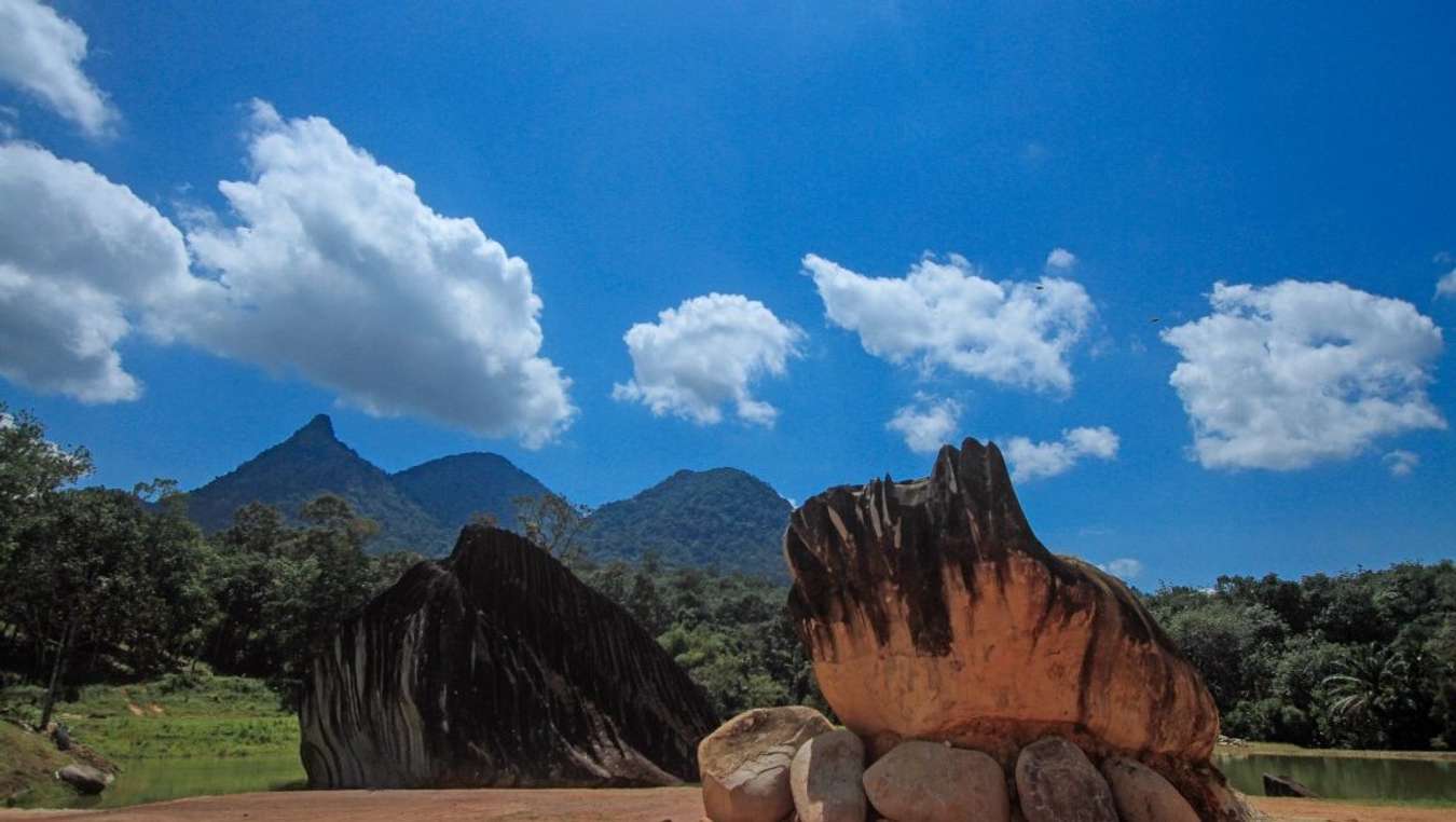 Taman Batu Belimbing - Destinasi wisata di Singkawang