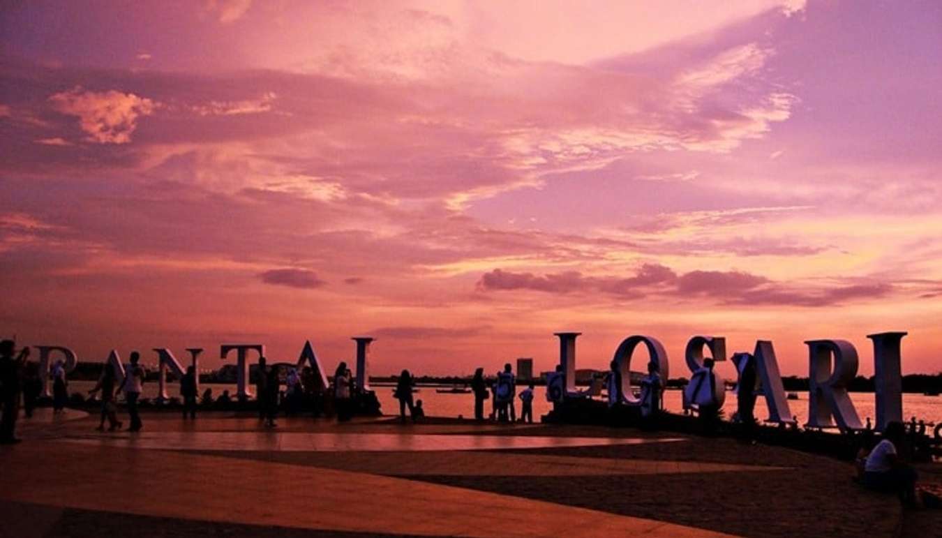 Sunset di Pantai Losari