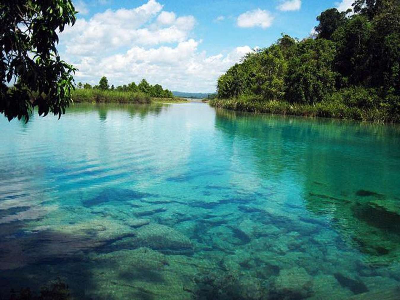Destinasi wisata di Papua Barat - Danau Framu