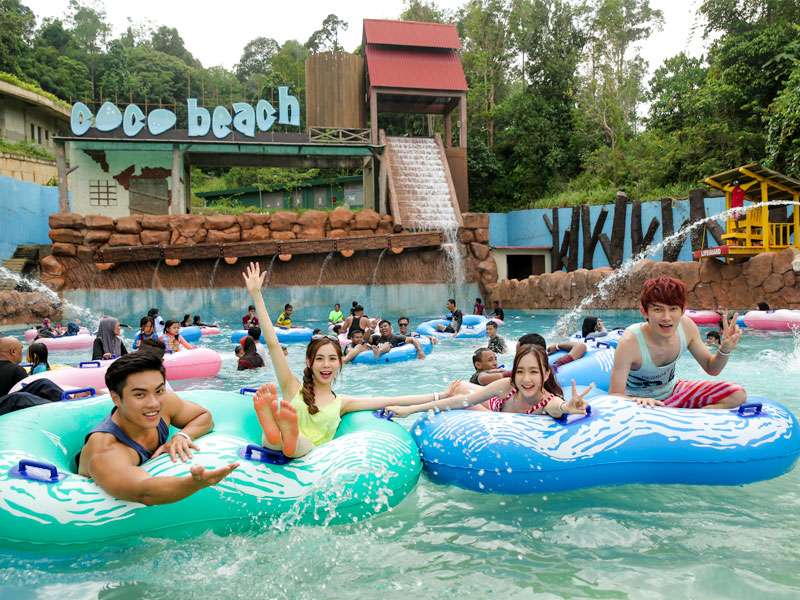 6 Water Theme Parks For A Splashing Good Time With The Fam