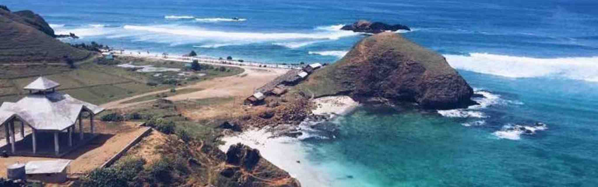 12 Pantai di Nusa Tenggara Barat dengan  Keindahan  yang  