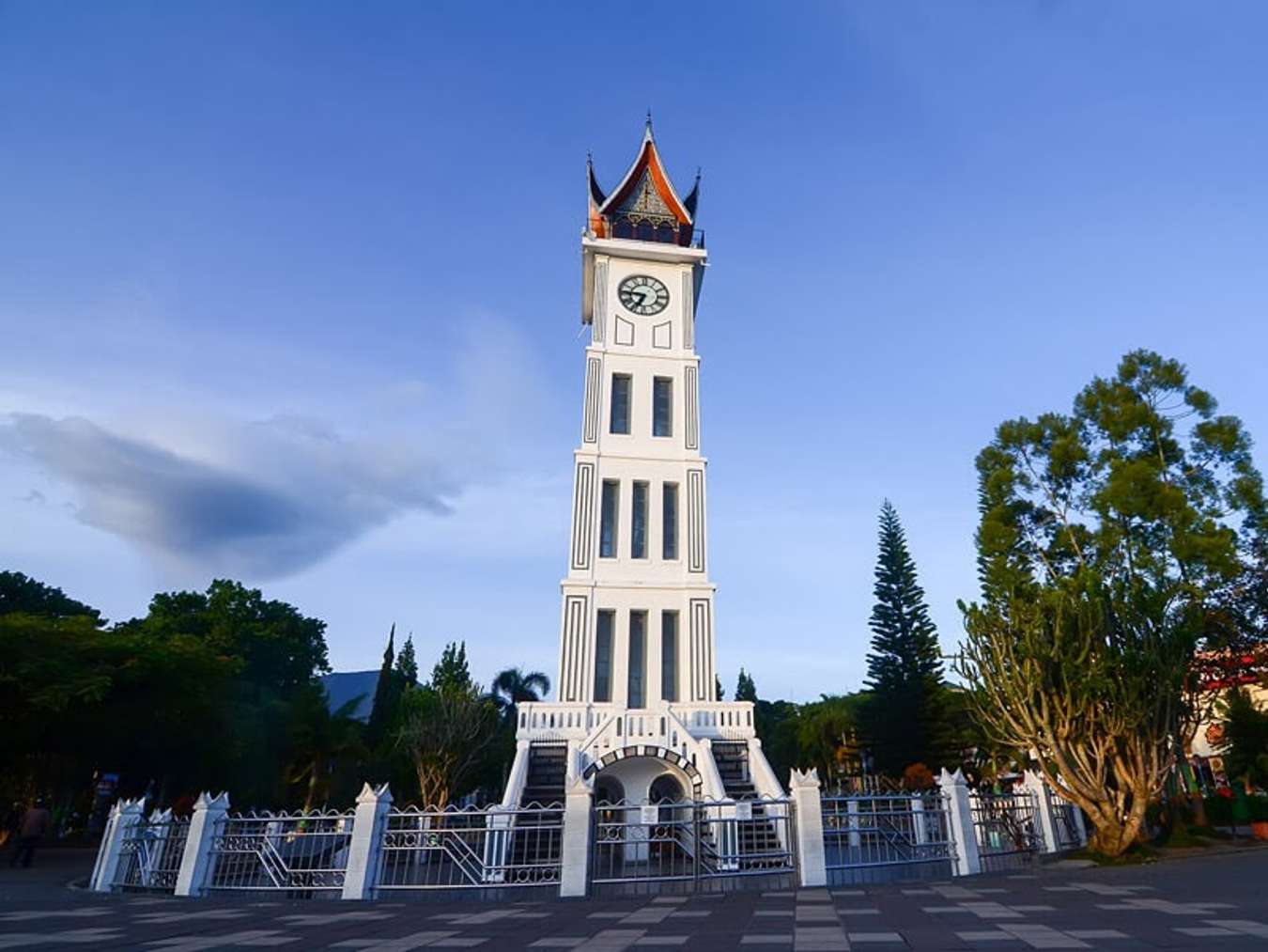 Jam Gadang Bukittinggi - Wisata di Bukittinggi