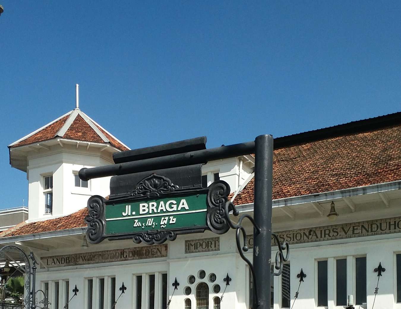 Destinasi Wisata Sejarah di Bandung - Jalan Braga