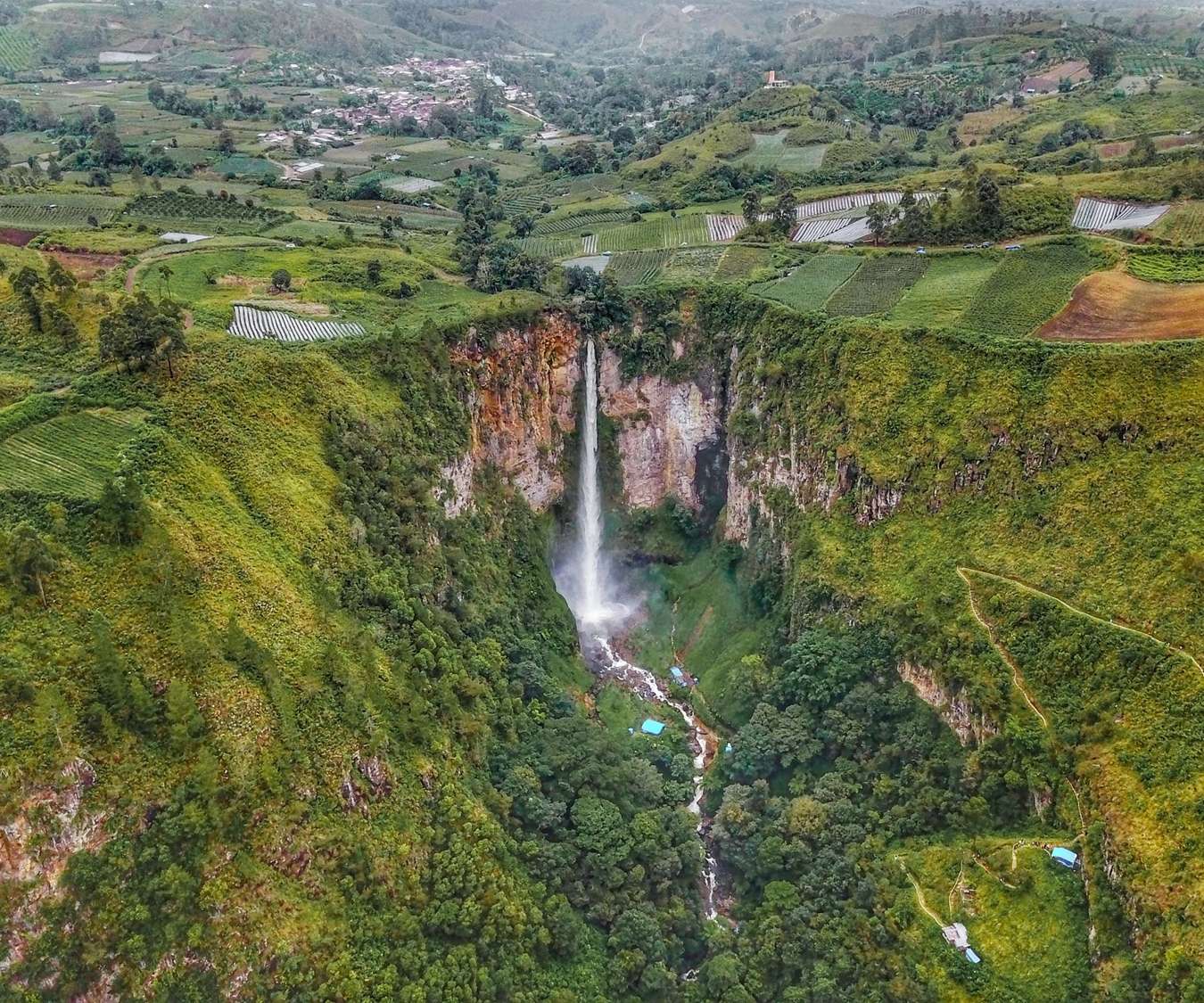 Air terjun Sipiso-Piso - Objek wisata di Indonesia yang jarang diketahui