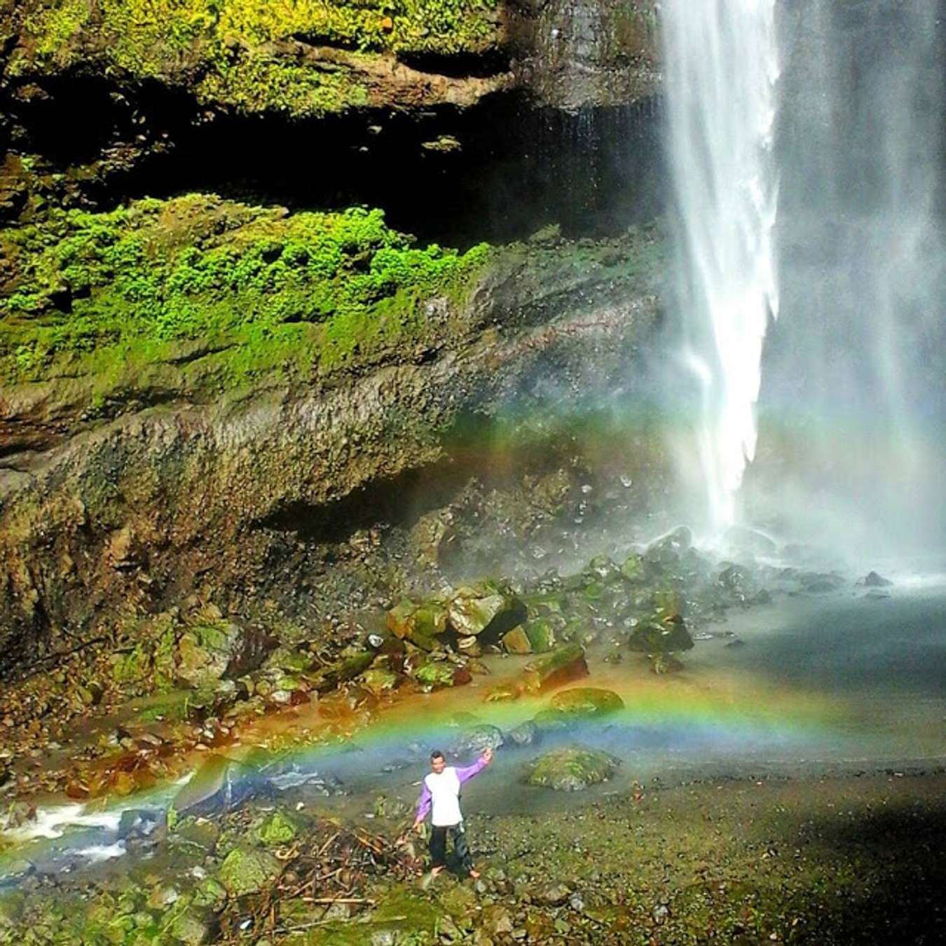 Air Terjun Kabut Pelangi - Air Terjun Paling Tinggi di Indonesia