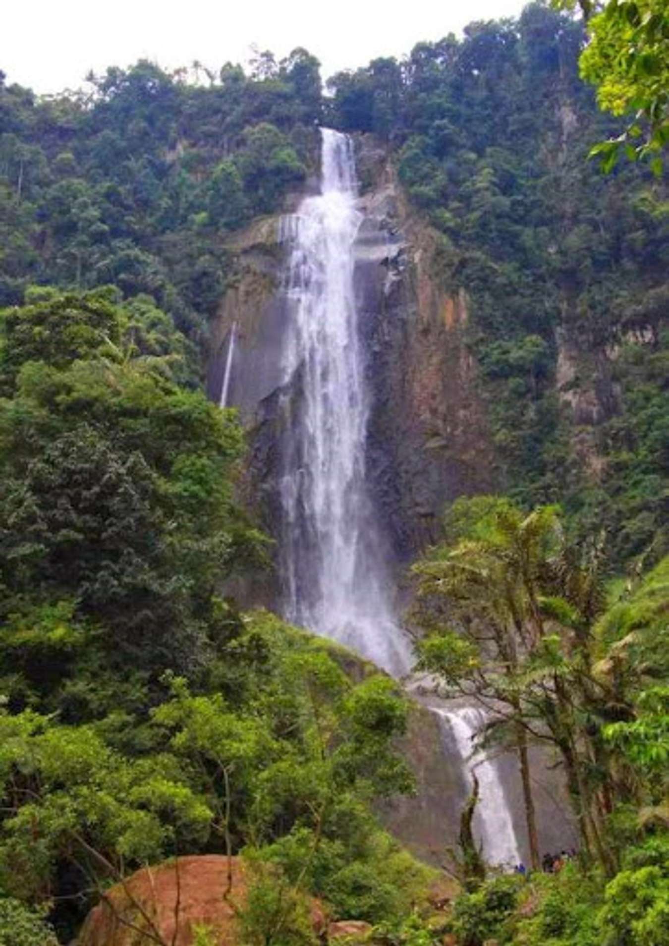 Air Terjun Ponot - Air Terjun paling Tinggi di Indonesia