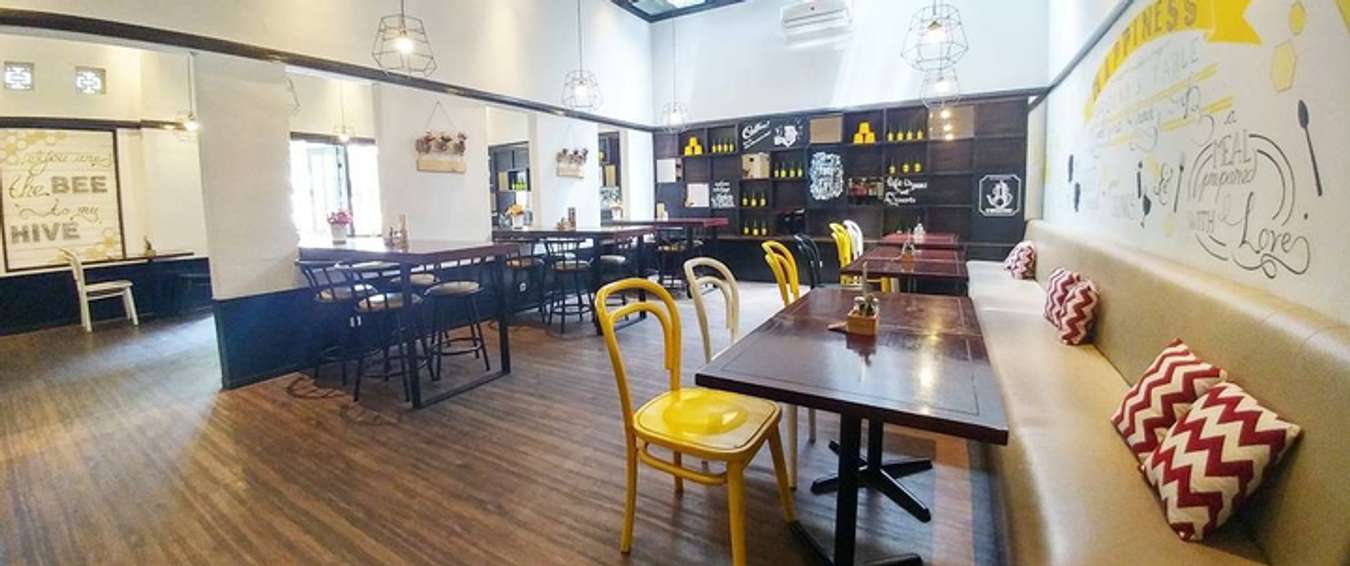 Beehive Cafe & Eatery at Beehive Boutique Hotel - Hotel dengan restoran terbaik di Bandung