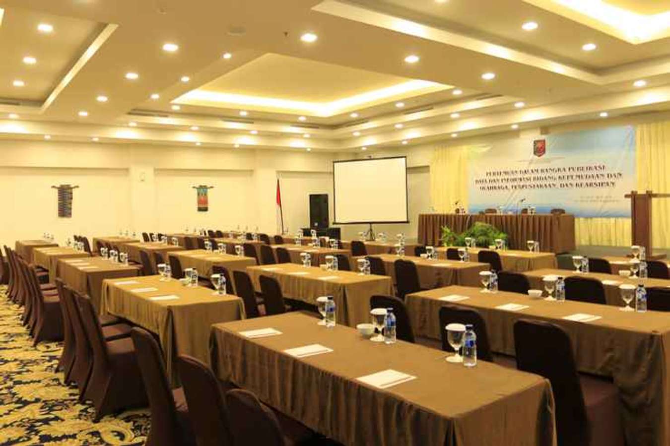 Fasilitas Ruang Pertemuan di Cavinton Hotel Yogyakarta