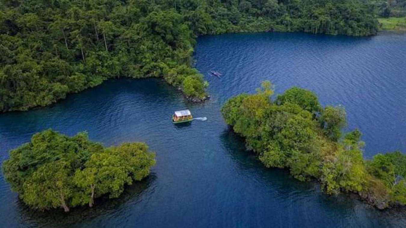 Danau Matano - Danau Terbesar di Indonesia