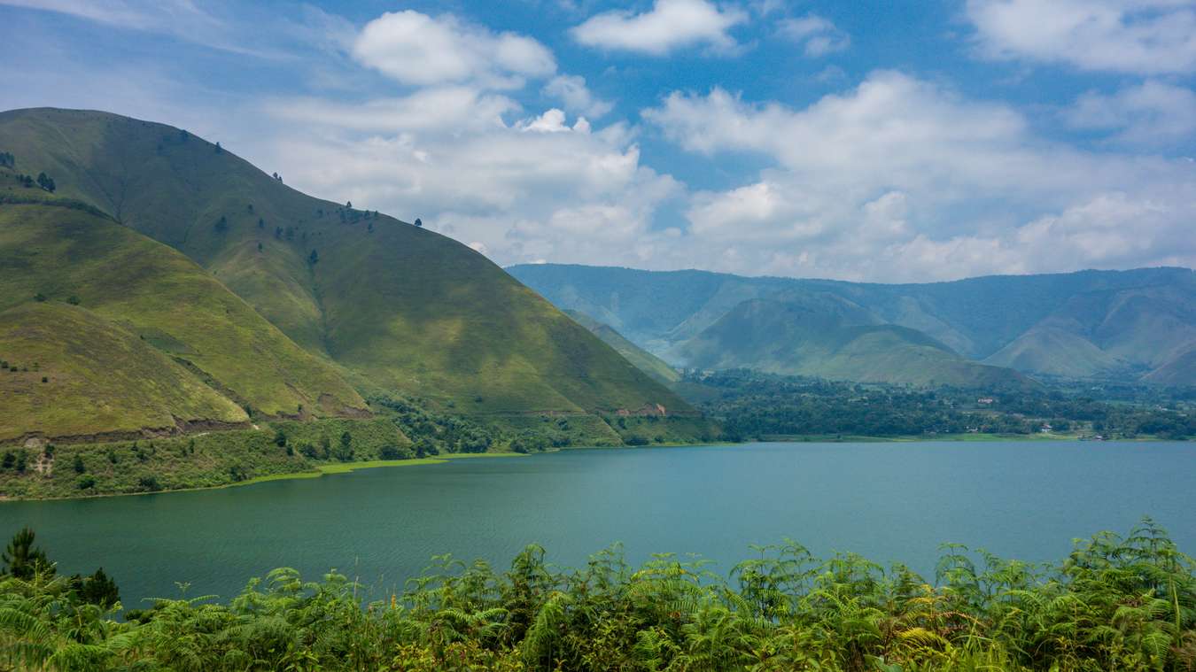 Danau Toba - Danau Terbesar di Indonesia