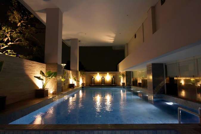 5 Hotel Dengan Kolam Renang Indoor Di Surabaya