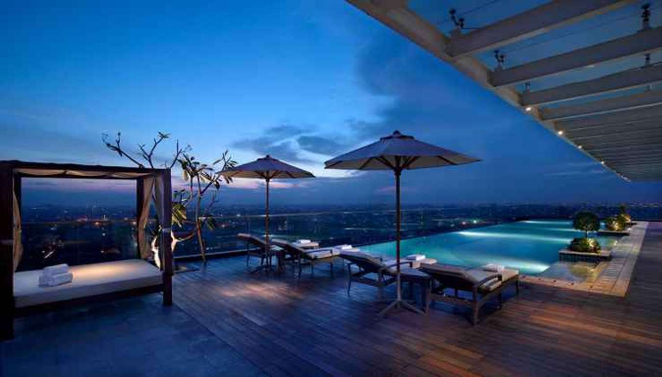 Infinity Pool di JW Marriot Hotel Medan