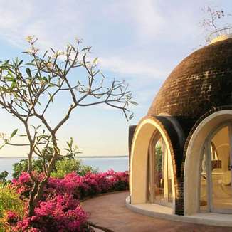 Mentigi Bay Dome Villa - Hotel romantis di Lombok